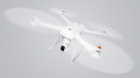 Xiaomi представила квадрокоптер Mi Drone в двух исполнениях