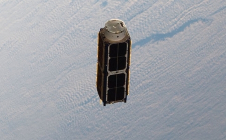 Фото дня: запуск спутников CubeSat с борта МКС