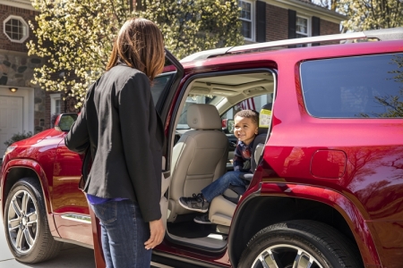 Новая система General Motors не даст родителям забыть ребёнка в машине