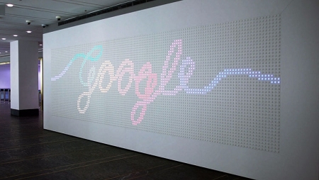 Видео дня: инсталляция Google с 6000 светящимися кнопкам и открытым ПО