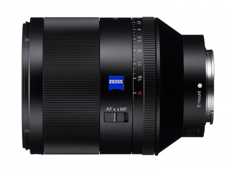 Объектив Sony Planar T* FE 50mm F1.4 ZA рассчитан на полнокадровые фотокамеры