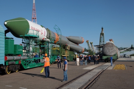 Ракета-носитель «Союз-У» с грузовым кораблём «Прогресс МС-03» готова к старту