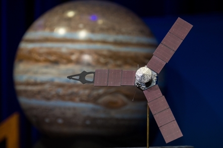 Космический аппарат «Юнона» выходит на орбиту Юпитера