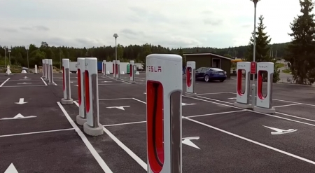 В Норвегии заработала самая большая в мире станция зарядки Tesla Supercharger