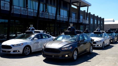 Самоуправляемые такси Uber начали перевозить рядовых пассажиров