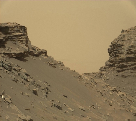Фото дня: слоистые горные структуры на Марсе