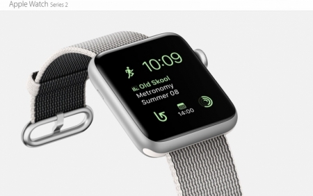 Apple познакомила мир со смарт-часами Watch Series 2