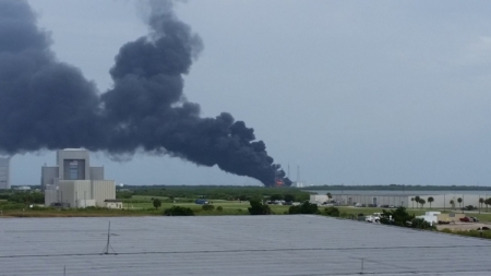 Ракета SpaceX Falcon 9 взорвалась на стартовой площадке