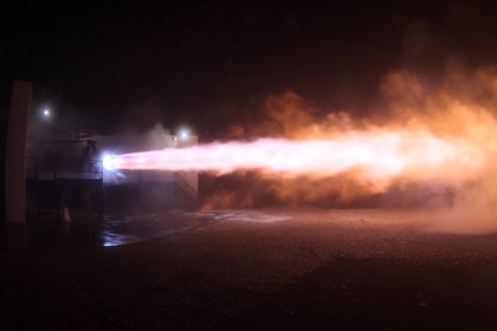 SpaceX провела первые испытания двигателя для полётов на Марс