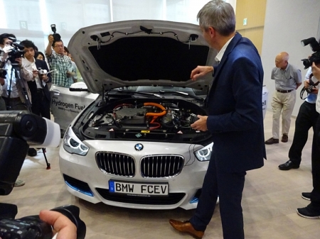 BMW планирует выпуск доступного водородного автомобиля