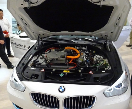 BMW планирует выпуск доступного водородного автомобиля