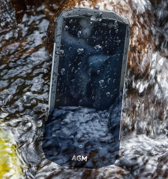 Смартфон AGM A8 с защитой от воды оценен в 7500 рублей