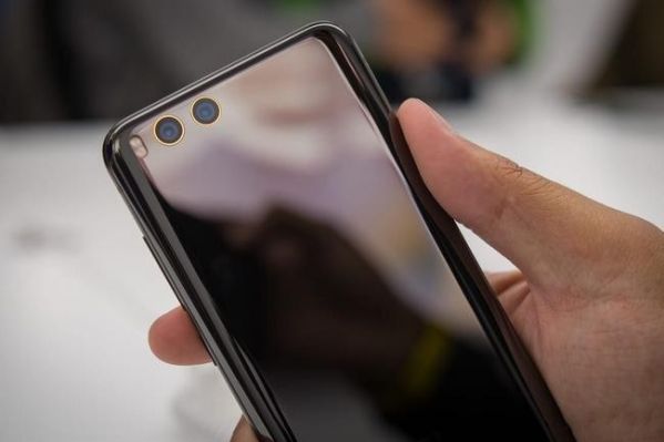 Названы официальные причины блокировки смартфонов Xiaomi на таможне