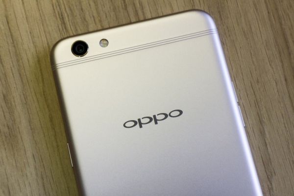 В смартфоне Oppo R11 Plus используются очень мощные камеры