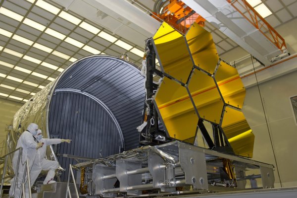 Названы первые цели телескопа James Webb -  NASA