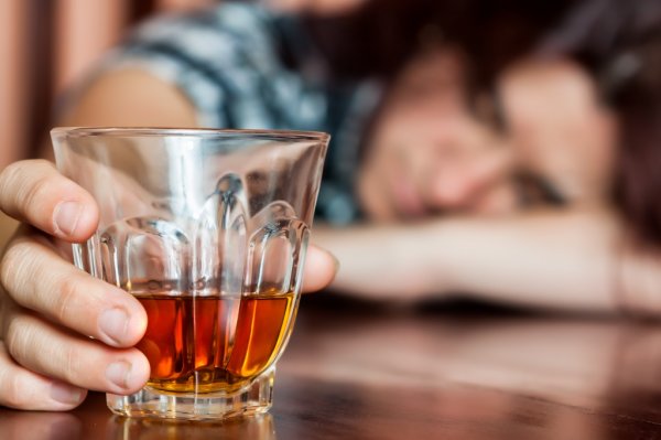 Ученые: В алкоголизме виноват желудочный гормон