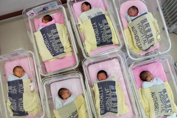 Китай намерен увеличить рождаемость в стране с помощью генома