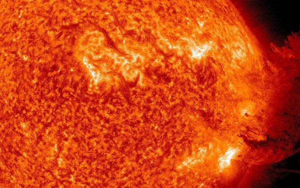 Выброс солнечной плазмы достиг Земли
