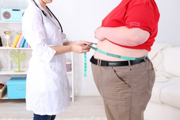 Ученые: Лишний вес снижает шансы стать отцом