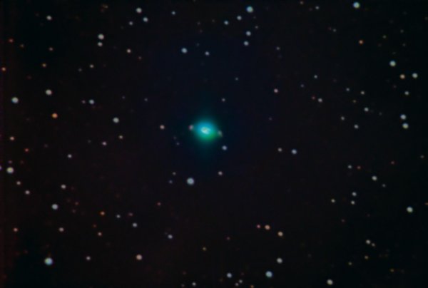 Ученые показали снимки необычной туманности NGC 7009, напоминающей космический глаз