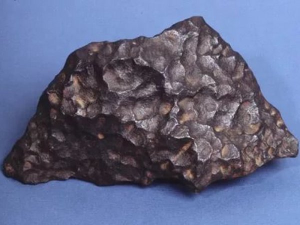 Ученые вычислили вероятность падения метеорита на человека?: Самые одиозные случаи травматизма от небесных тел