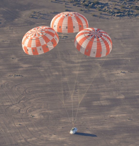 В NASA сообщили об испытаниях парашюта для высадки на Марс