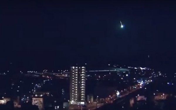«Огненный шар» над Канадой: Метеорит, самолет или ракета-носитель?