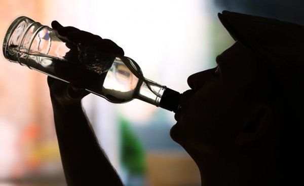 Ученые установили связь между алкоголизмом и недосыпом