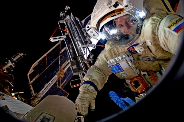 Космонавт Сергей Рязанский рассказал о запахе в открытом космосе