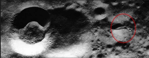 Двойник НЛО Оумуамуа обнаружен на Луне: Корабль миссии «Аполло-20» доставил останки пришельцев
